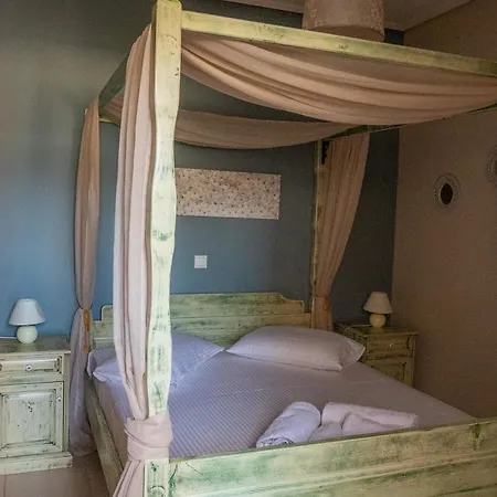 John&effie's Holiday home *